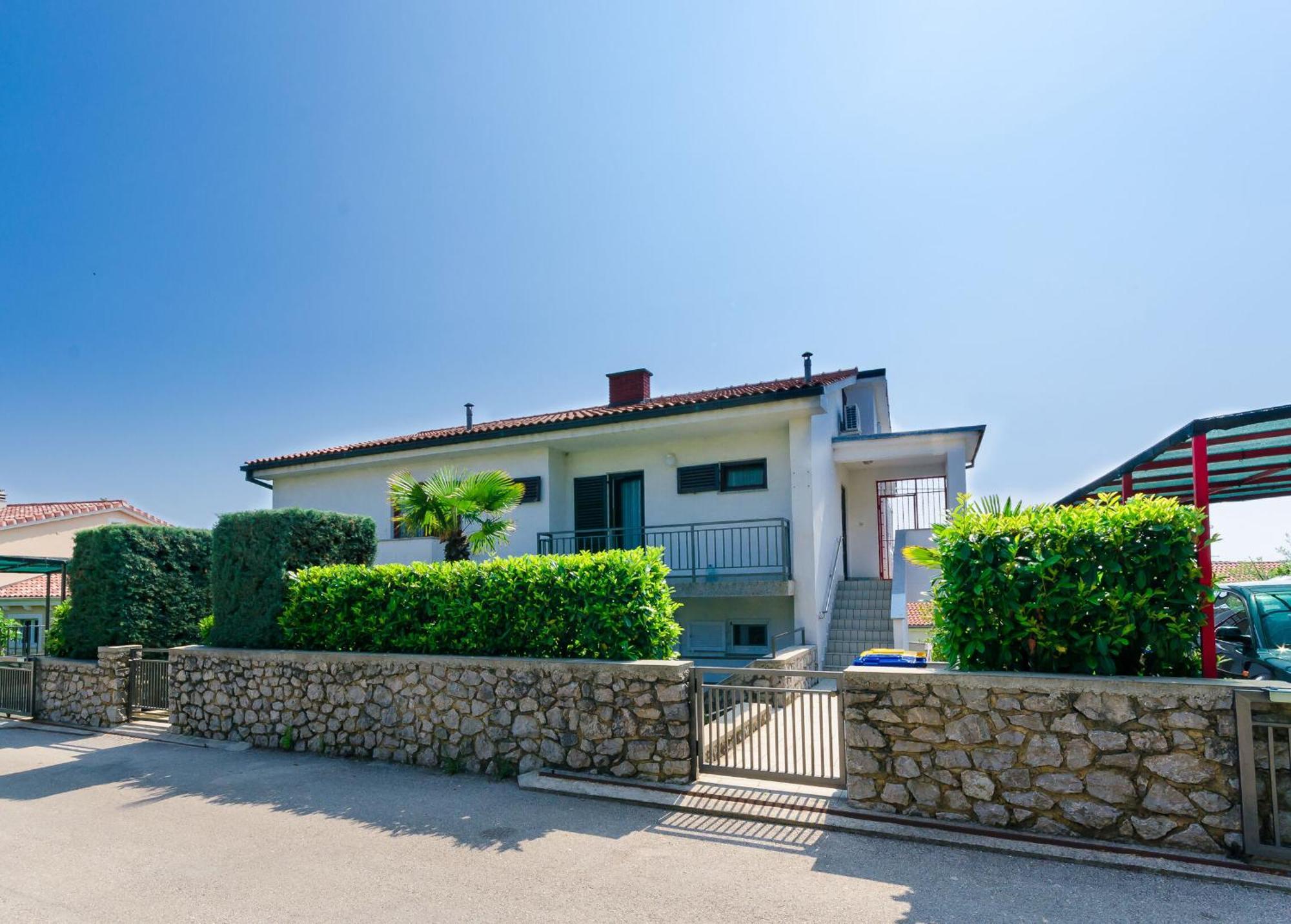 Apartments Miha Krk Town Exterior photo