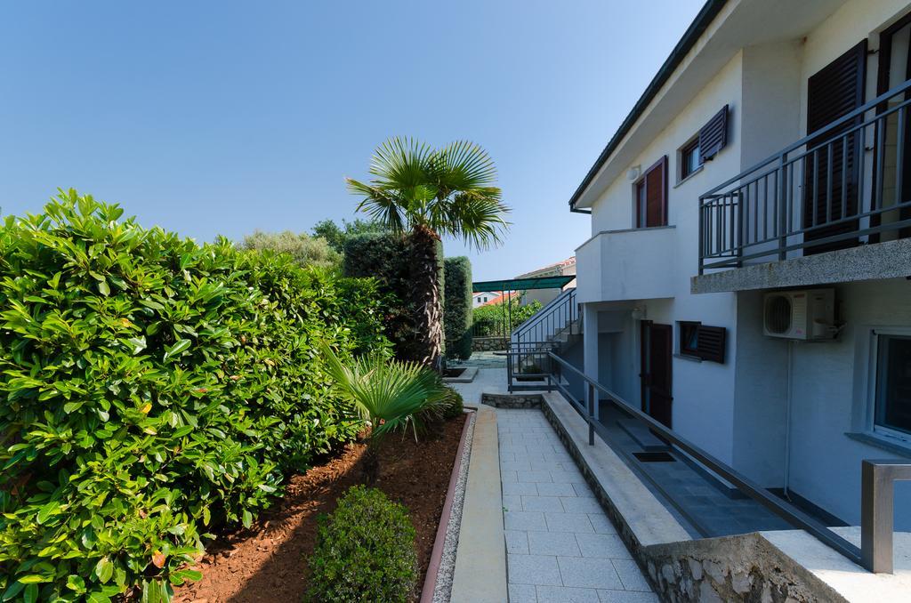 Apartments Miha Krk Town Exterior photo